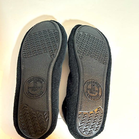 Isotoners Terry Ballerina Slipper Indoor/Outdoor Comfort Slipper Black S (5-6) - Picture 9 of 10